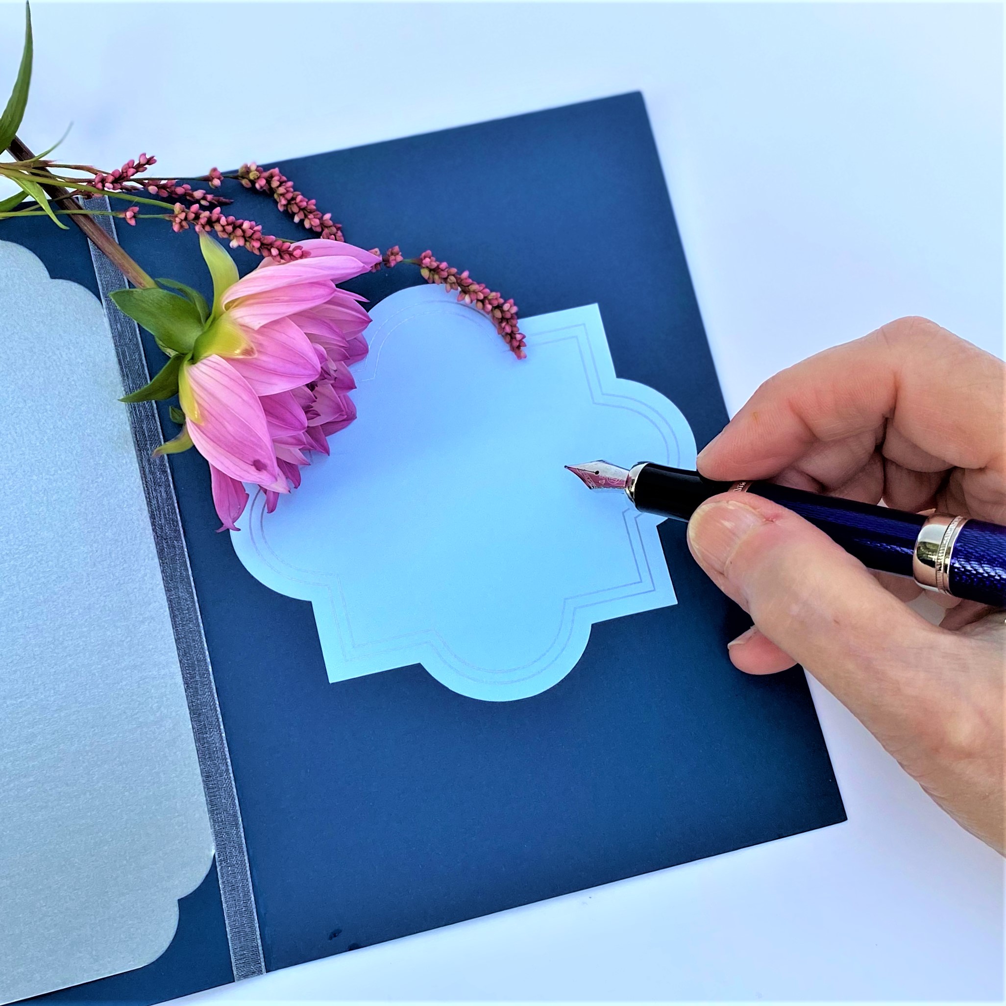 Moroccan card inside with pen